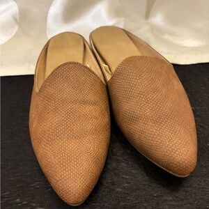 Me Too Brown Textured Women's Flats 7W